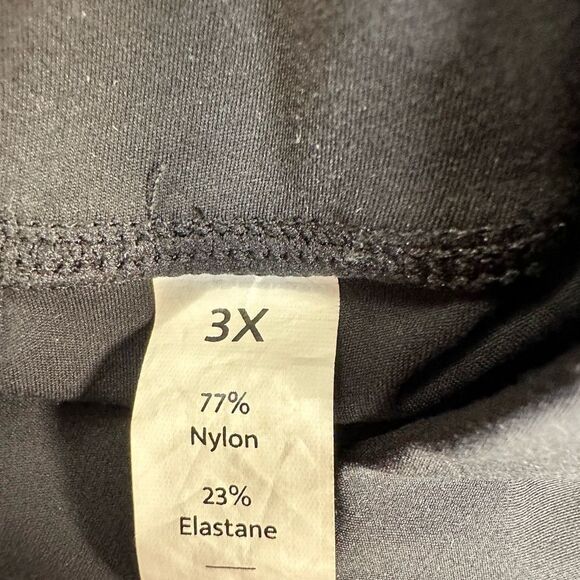 EUC Women’s Plus Size Black Leggings Criss Cross Waist Band Pockets - Size 3XL - Picture 4 of 8